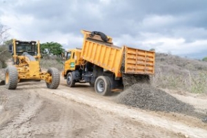 La Municipalidad de Jipijapa trabaja en el mejoramiento vial de más de 1 kilómetro en el sector Punta Alta
