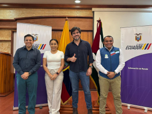 Nuestra alcaldesa, Ángela Plúa, junto a otros alcaldes de Manabí