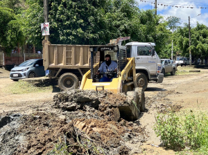 Con maquinaria municipal, intervenimos en los puntos más críticos afectados por las fuertes lluvias
