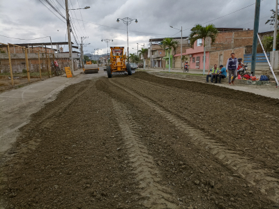 Bacheo en la Av. Alejo Lascano