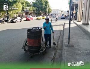 Barrido en calles de la urbe