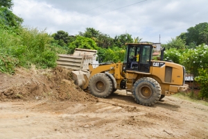 Mantenimiento vial en sectores periurbanos del cantón