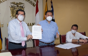 Firma de convenio para pavimentación de 15 calles en la urbe