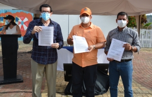 Firma de convenio con el Gobierno de Manabí