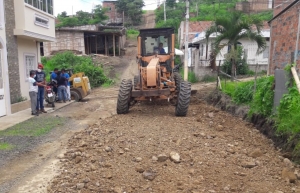 Lastrado de vías en la Cdla. Puertas del Sol