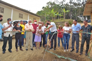 Inauguración de sistema de agua en el recinto Agua Dulce