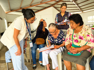 Adultos mayores del Club Arcoíris iniciaron la creación de huertos orgánicos