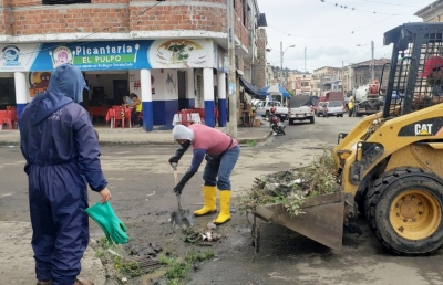 Limpieza de sumideros en la urbe