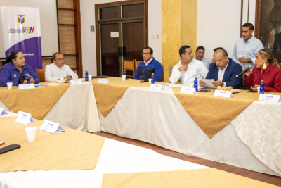 Mesa de trabajo con Gobernadora de Manabí