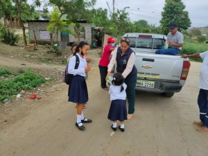 Entrega de 540 litros de leche a niños del cantón