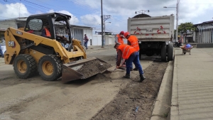 Bacheo de la Av. Alejo Lascano