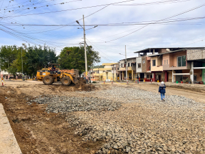 Av. del Café: Intensificamos trabajos de drenaje y estructura en varios frentes.