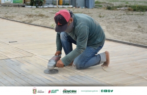 Trabajos de mantenimiento en el Malecón de Puerto Cayo