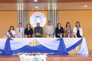 Con sesión solemne, la Unidad Educativa Francisca Vera Robles celebró su aniversario