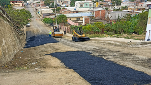 17 años desde la construcción de calle sin recibir asfaltado o mantenimiento