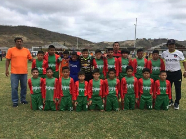 Felicitaciones a estudiantes de la escuela Municipal de Fútbol