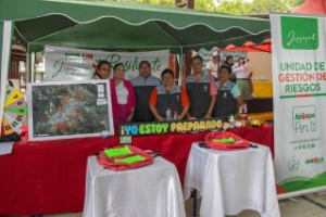 Participamos en la Feria de Gestión de Riesgos desarrollada en la Unidad Educativa Manuel Inocencio Parrales y Guale