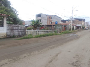 Se realizo minga de limpieza en calle 10 de Agosto, cerca a la capilla del divino niño