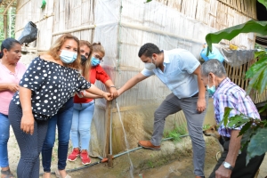 Entrega de sistema de Agua Potable en el recinto El Ramito
