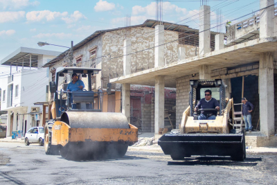 La avenida Alejo Lascano, una vía de alta movilidad en Jipijapa, estuvo abandonada por años y hoy… mejor mírelo usted mismo.