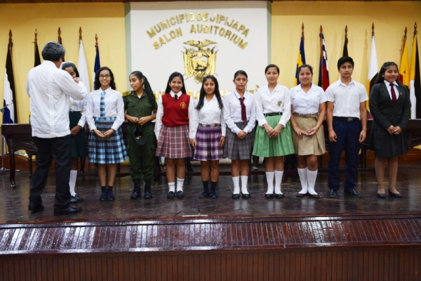 Talento y conocimiento de estudiantes en el concurso de Libro Leído
