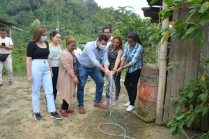 Entrega de sistema de agua en el recinto El Cadecito
