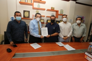 Firma de convenio con el Gobierno de Manabí