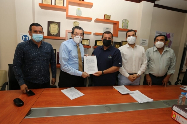 Firma de convenio con el Gobierno de Manabí