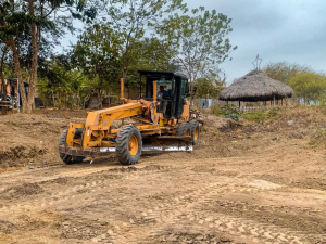 Inicia obra de la nueva cancha en la Cdla. El Paraíso