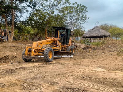 Inicia obra de la nueva cancha en la Cdla. El Paraíso