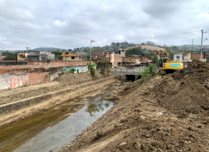 Limpieza y reconformación en sector del río Jipijapa