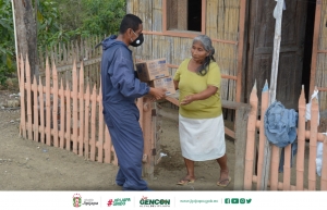 Entrega de raciones alimenticias