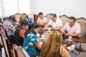 La alcaldesa Dra. Ángela Plúa se reunió con los presidentes parroquiales
