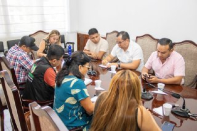 La alcaldesa Dra. Ángela Plúa se reunió con los presidentes parroquiales