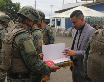 Vicealcalde Ing. Edison Quimis participó en representación de nuestra alcaldesa, Ángela Plúa, en la ceremonia militar por el XXXVI aniversario