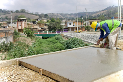 Avenida del Café toma forma. ¡Estamos construyendo una vía moderna y segura para Jipijapa!
