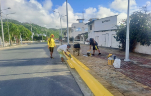 ¡Estamos transformando Puerto Cayo! A buen ritmo avanza el mantenimiento y adecuación del malecón con una inversión de USD. 48.666,00.